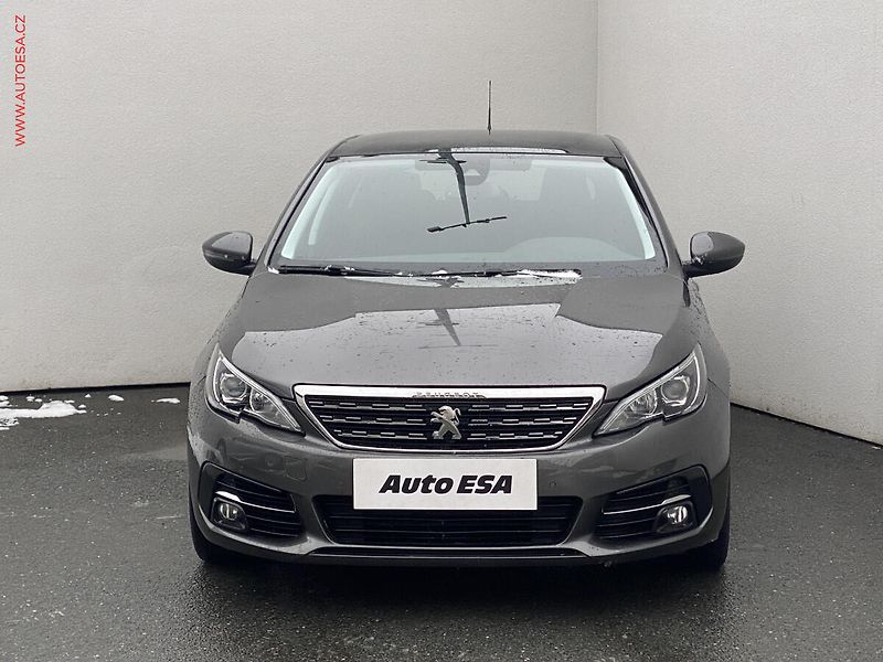 Peugeot 308 (2020) 1.2 PT, Allure, navi, panor - fotka 2 z 18