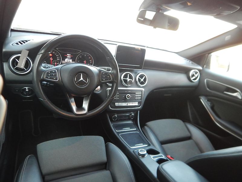 Mercedes-Benz Třídy A REZERVACE - fotka 11 z 28