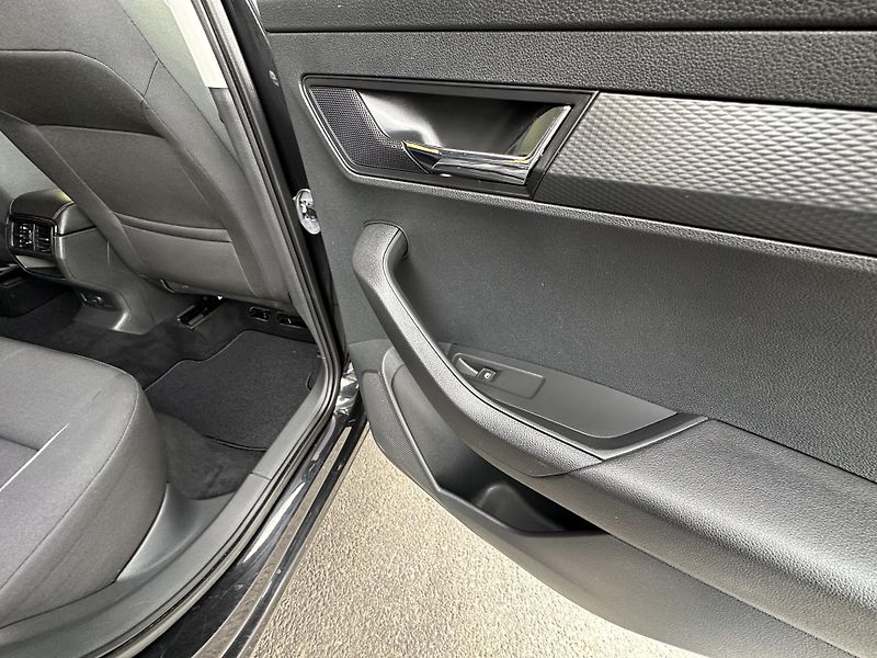 Škoda Karoq (2018) 1.0TSI/85kW * 1.Maj.  - fotka 15 z 28