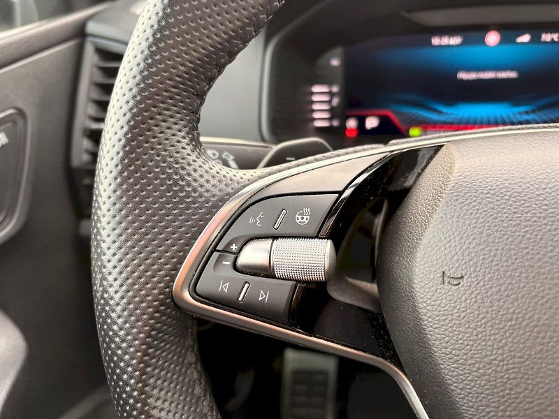 Škoda Karoq (2024) TSI 110 kW Sportline DSG - taž - fotka 24 z 33