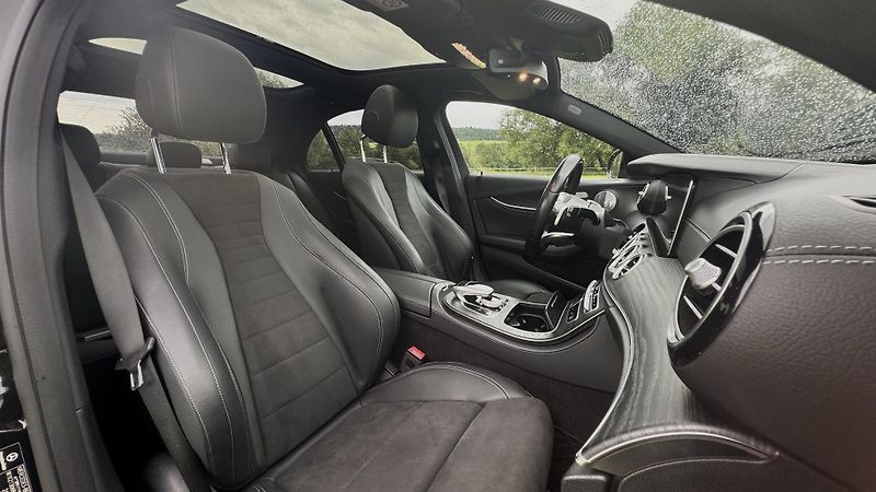 Mercedes-Benz Třídy E (2020) E450 V6 Biturbo 4matic AMG - fotka 16 z 19