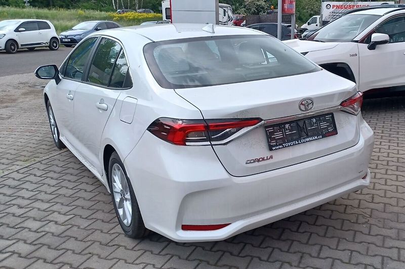 Toyota Corolla SD Limited edition 1,8 HEV 140 - fotka 3 z 4