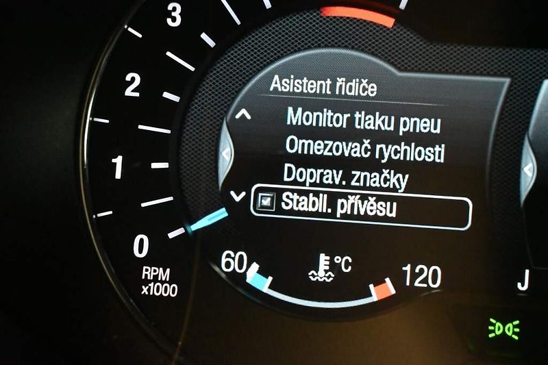 Ford S-MAX (2022) 2.0 ST-LINE 140 KW 4x4 LED ACC - fotka 26 z 43