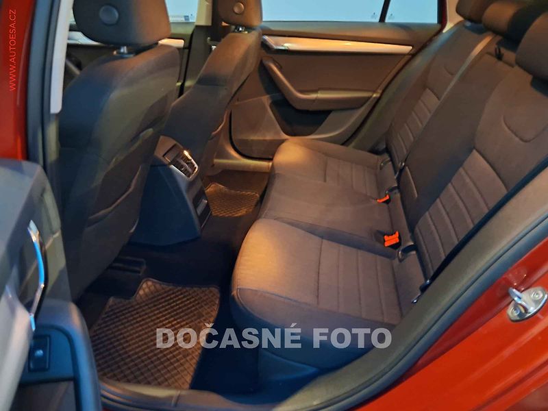 Škoda Octavia (2015) 1.6 TDi, 2.maj,ČR, Style - fotka 10 z 17