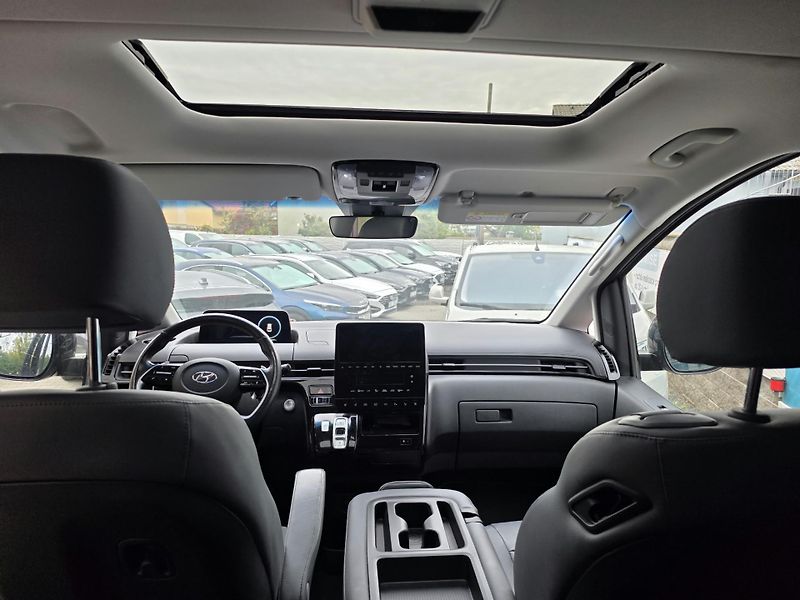 Hyundai Staria 2.2-AUTOMAT-KŮŽE-9MÍST - fotka 14 z 36
