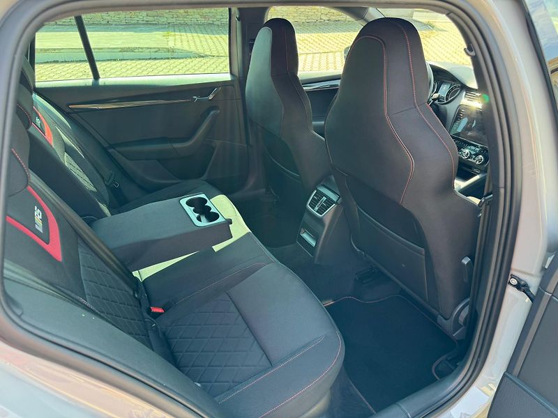 Škoda Octavia (2019) RS TDI 135KW  4x4 kombi  - fotka 15 z 30