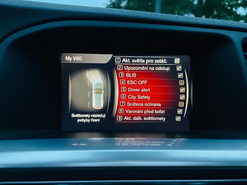 Volvo V60 2.4D4 5V AUTOMAT KAMERA TAŽNÉ - fotka 40 z 50