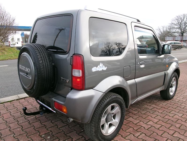 Suzuki Jimny (2006) 1,3i KLIMA ALU VÝHŘEV TAŽNÉ - fotka 10 z 34