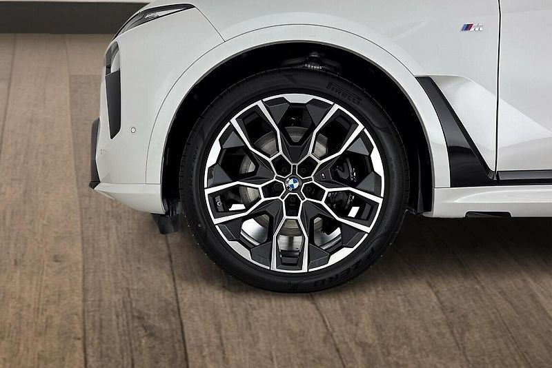 BMW X7 xDrive40d - fotka 29 z 29