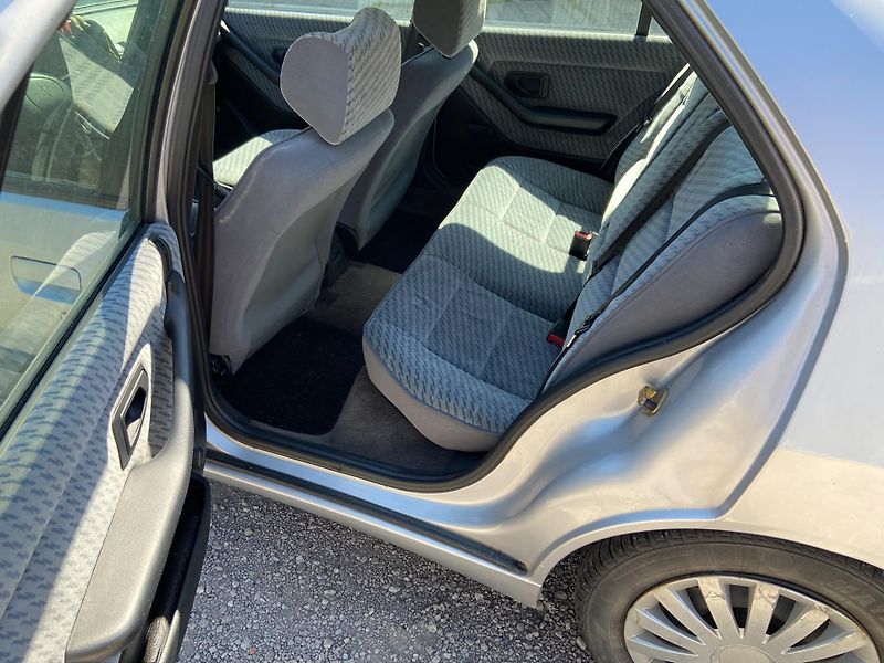 Peugeot 306 (1995) ST, 1.8 74kW, Automat - fotka 13 z 20