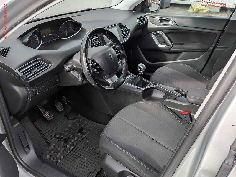 Peugeot 308 (2017) 1.6HDi, 2.maj,ČR, autoAC - fotka 9 z 14