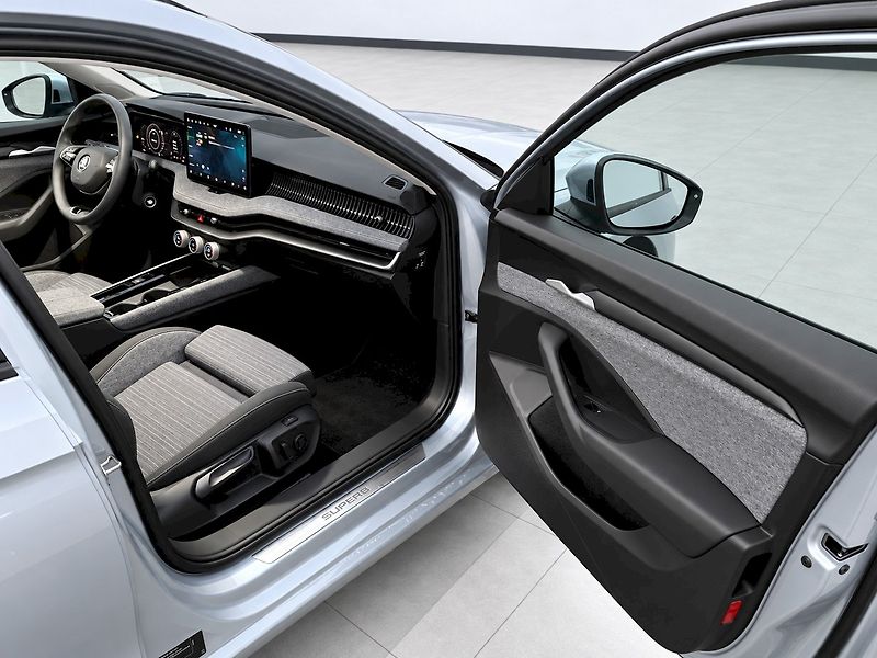 Škoda Superb (2024) COMBI SELEC TD 110/2.0 A7F - fotka 12 z 32