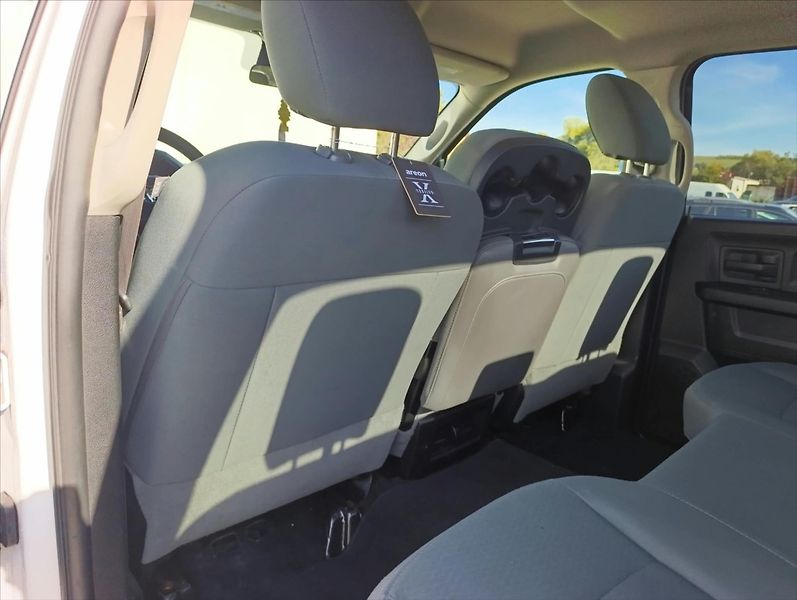 Dodge RAM 1500 3,6 i 4x4 Automat 6míst Tažné - fotka 22 z 35