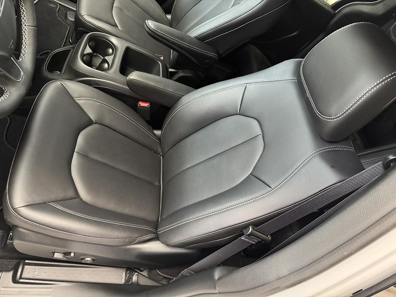 Chrysler Pacifica Grand Caravan SXT - fotka 10 z 57