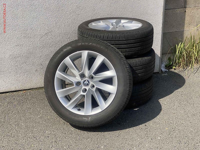 Škoda Superb (2019) 2.0 TSi 4x4, Style, DSG, LED - fotka 18 z 18