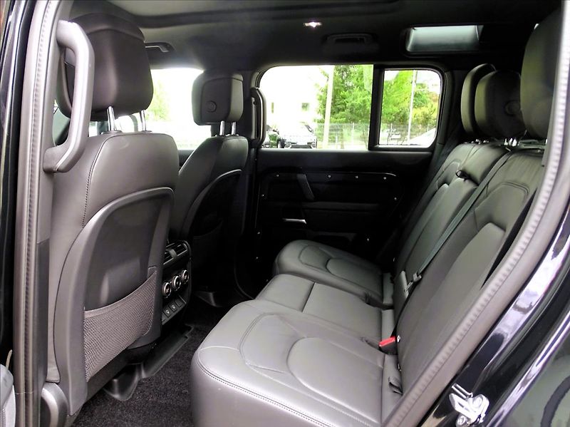 Land Rover Defender (2026) 110 V8 P425 X-DYNAMIC HSE - fotka 35 z 39