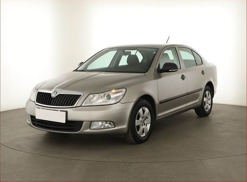 Škoda Octavia (2012) 2.0 TDI, po STK, CZ doklady - fotka 2 z 12