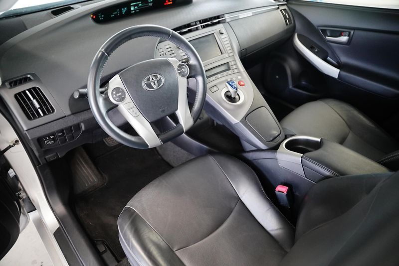 Toyota Prius - fotka 13 z 25