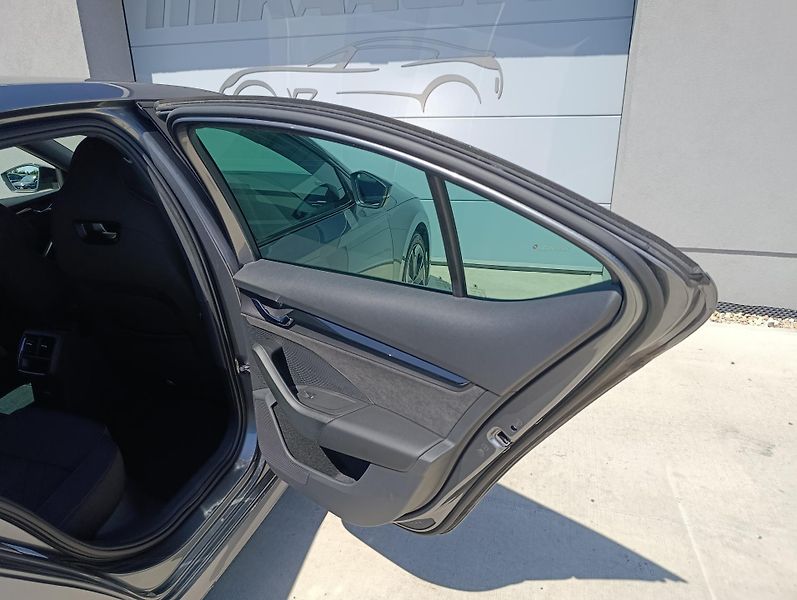 Škoda Octavia RS 2.0TSI 180kW ČR 1.MAJ DPH - fotka 28 z 31