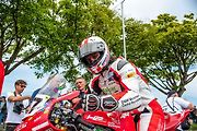 Motocyklový jezdec Kamil Holán před startem závodu.
