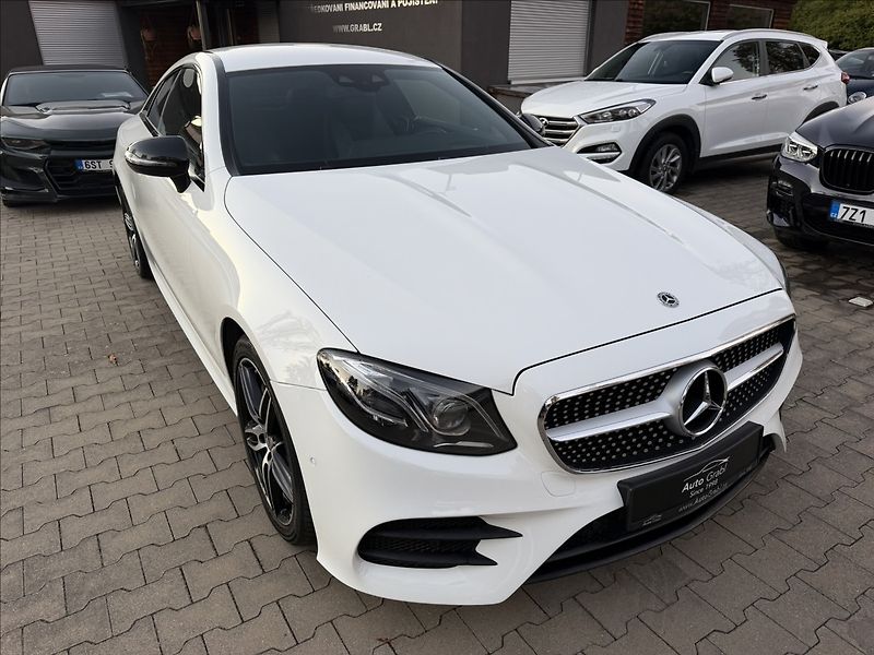Mercedes-Benz Třídy E 220d AMG 4Matic - fotka 3 z 26