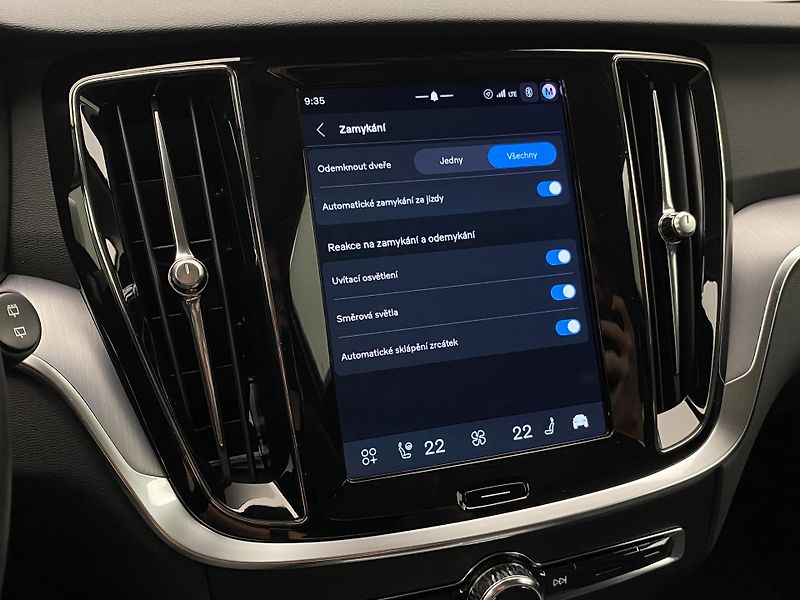 Volvo V60 (2026) B4 AUT CORE - fotka 49 z 56