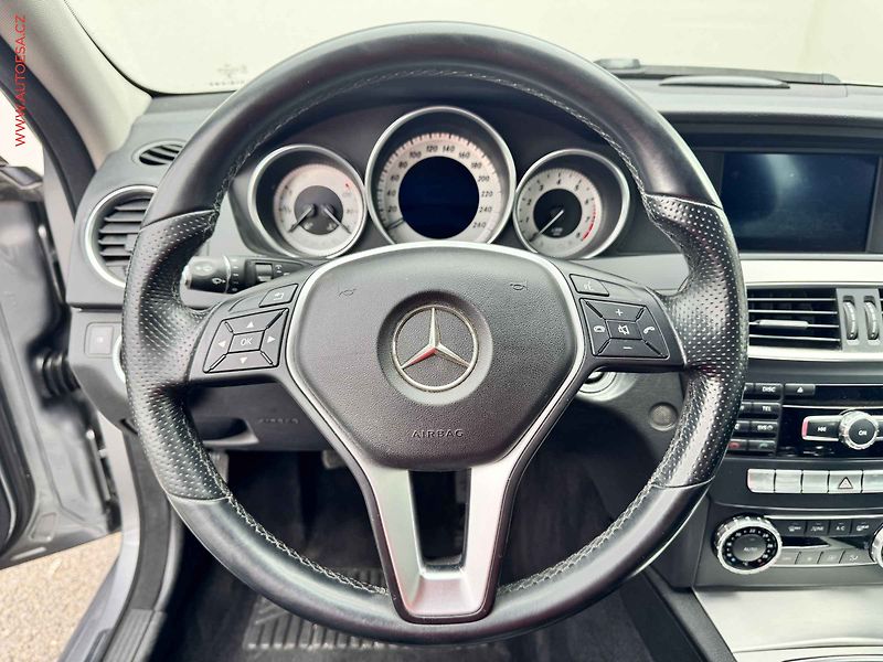 Mercedes-Benz Třídy C (2013) 1.8CGi C200, Avantgarde - fotka 13 z 16