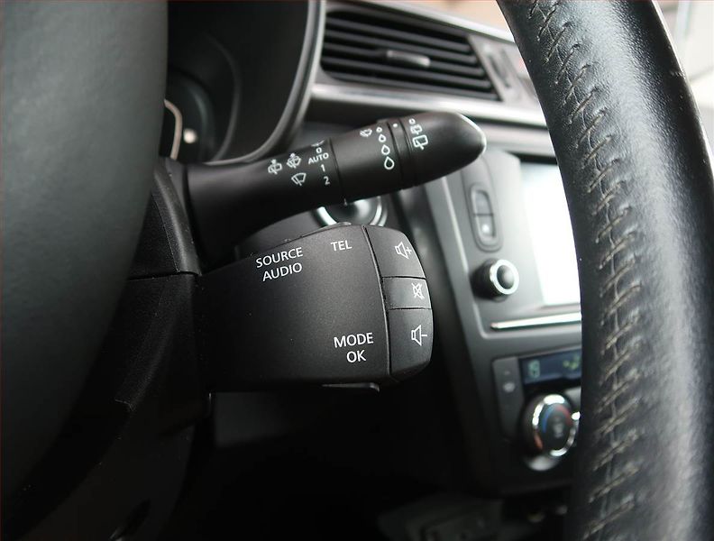 Renault Kadjar (2018) 1.2 TCe, Kůže, Tempomat - fotka 17 z 19