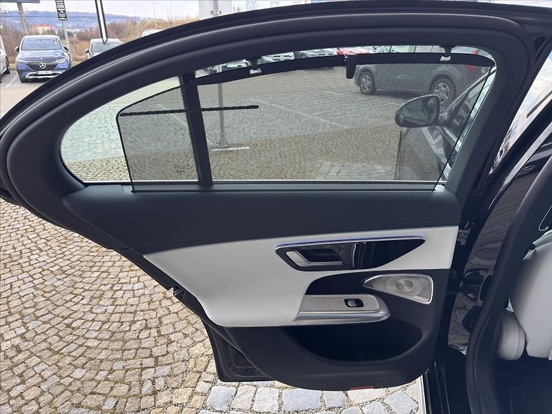 Mercedes-Benz Třídy E E 450 4M*AMG paket*TOP - fotka 31 z 43
