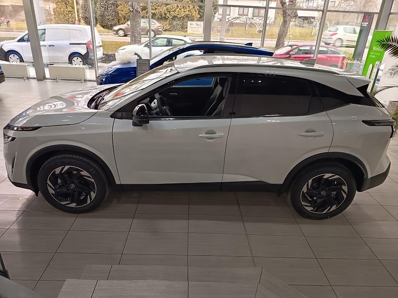 Nissan Qashqai (2026) 1,3DIG-T 116kW SMART EDITION - fotka 4 z 20