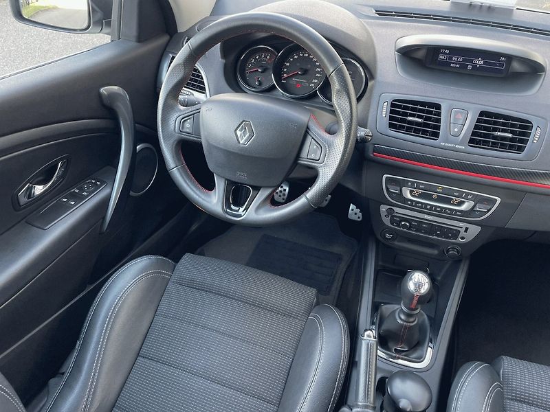 Renault Mégane (2013) Coupé GT LINE 1,4TCe 130k - fotka 11 z 22