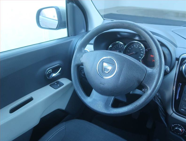Dacia Lodgy (2012) 1.6 8V - fotka 7 z 14