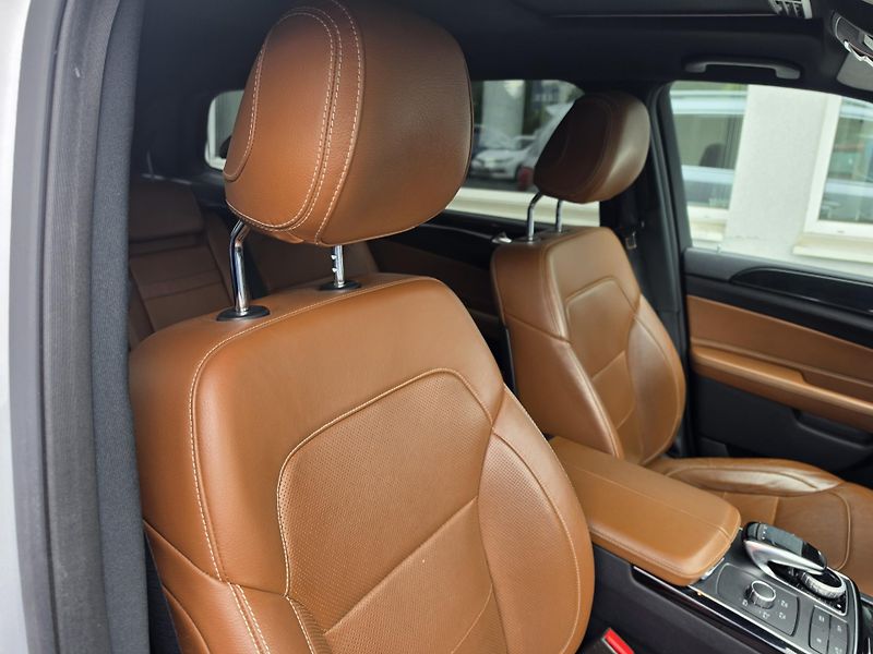 Mercedes-Benz GLS 350CDI 4-MATIC AMG Harman - fotka 23 z 27