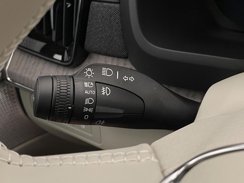 Volvo XC90 (2026) T8 AWD Plug-in BRIGHT ULTRA - fotka 33 z 74