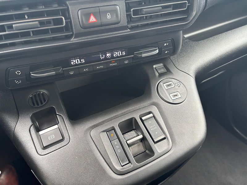 Toyota ProAce City Verso ELECTRIC Business 50kWh - fotka 22 z 26