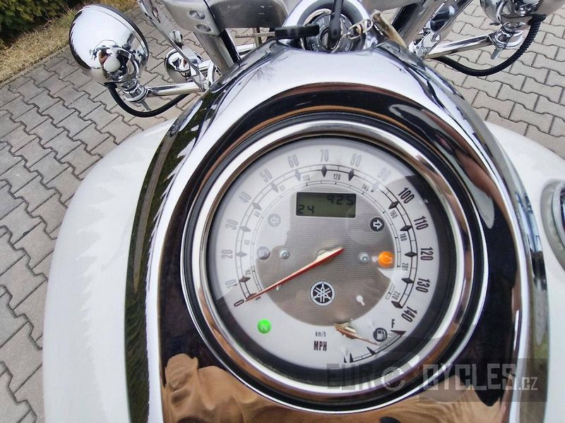 Yamaha XV 1700 Road Star (2010) - fotka 11 z 14