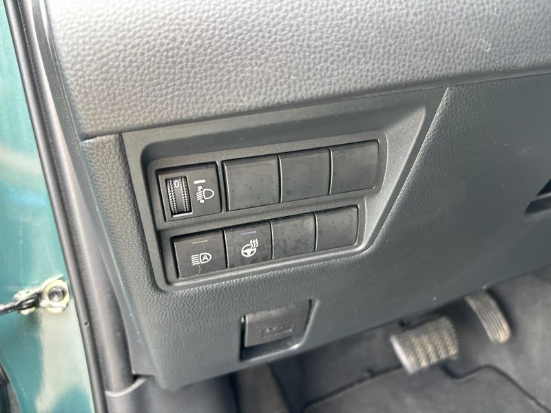 Toyota Yaris 1.5 HSD e-CVT Style - fotka 13 z 27