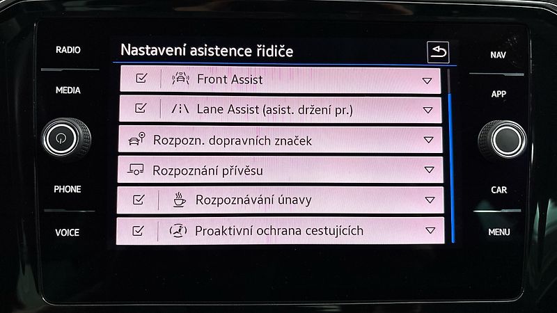 Volkswagen Passat 2.0 TDI DSG 4MOTION Alltrack - fotka 26 z 30