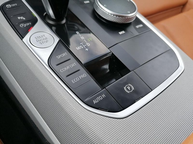 BMW Řada 3 (2022) 2.0 318IA 115kW Kůže - fotka 14 z 36