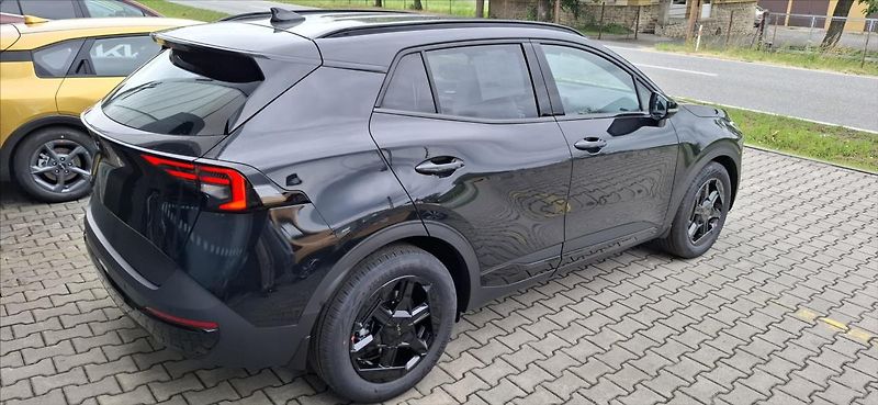 Kia Sportage 1,6 T-GDi 7DCT BLACK EDITION - fotka 5 z 5