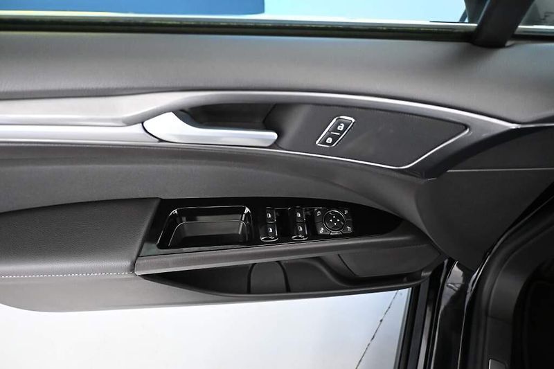 Ford Mondeo (2022) 2.0 LED SONY ACC Tažné Kamera - fotka 15 z 38