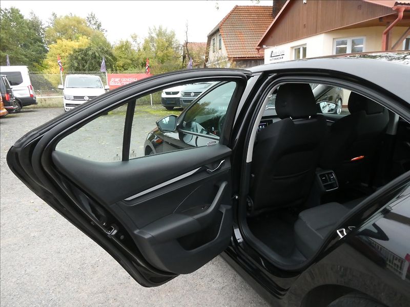 Škoda Octavia 2,0 TDi 110kW serviska,ČR,DPH - fotka 24 z 46
