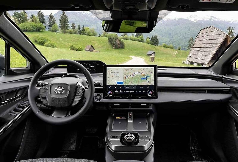 Toyota bZ4X se hodí na výlety do každého terénu.