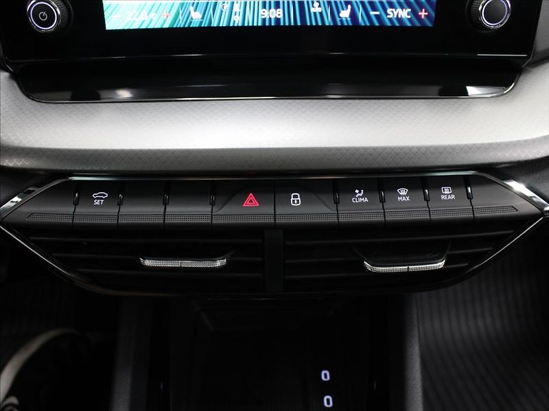 Škoda Octavia 2,0 TDi MT Ambition 49tkm. ČR - fotka 20 z 23