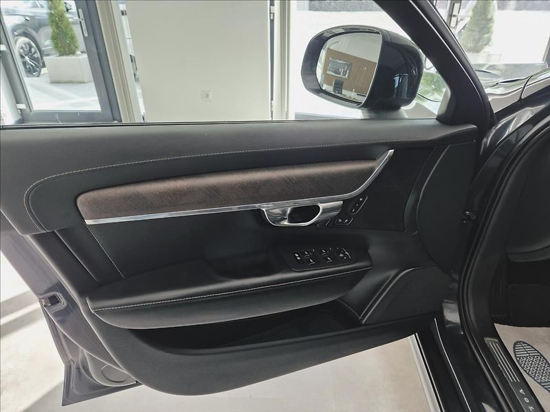 Volvo V90 CC D5 AWD Drive-E Pro POLESTAR - fotka 13 z 46