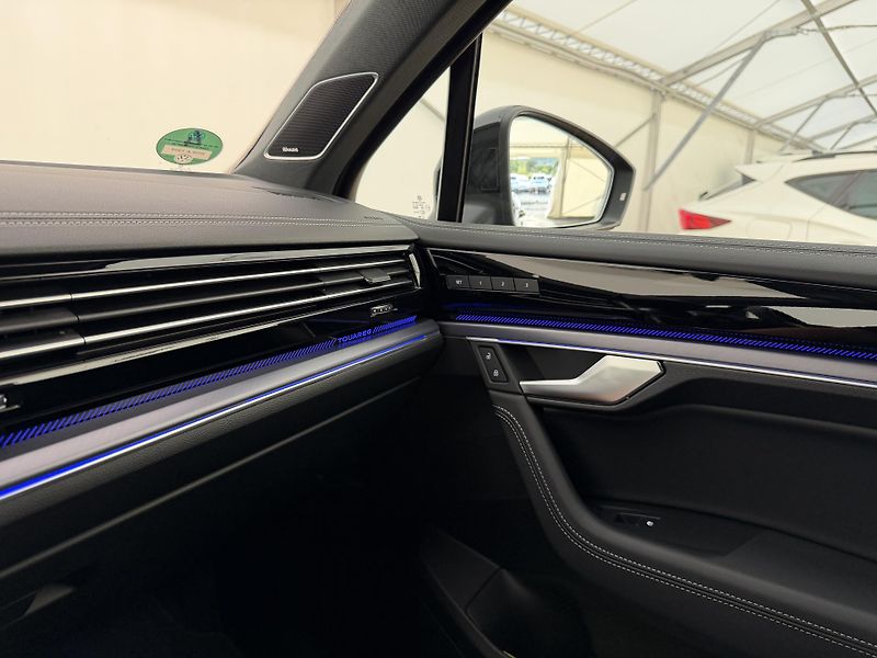 Volkswagen Touareg 3.0Tdi*210kw*1-MAJ*DPH*R-Line* - fotka 47 z 49