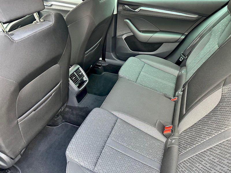 Škoda Octavia (2022) 1.0 TSI e-TEC 81kW DSG Style C - fotka 24 z 26