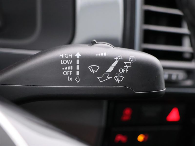 Volkswagen Multivan 2,0 TDI 150kW 4Motion LED 1Maj - fotka 19 z 30