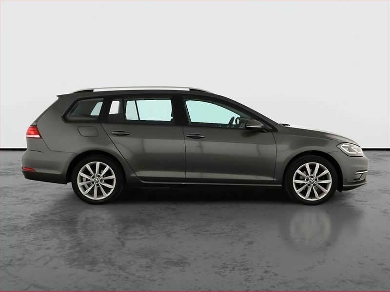 Volkswagen Golf (2018) 1.4 TSI, Tempomat - fotka 6 z 17