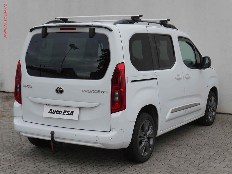 Toyota ProAce City Verso (2023) 1.2T, 1.maj,ČR, Family, AT - fotka 4 z 19